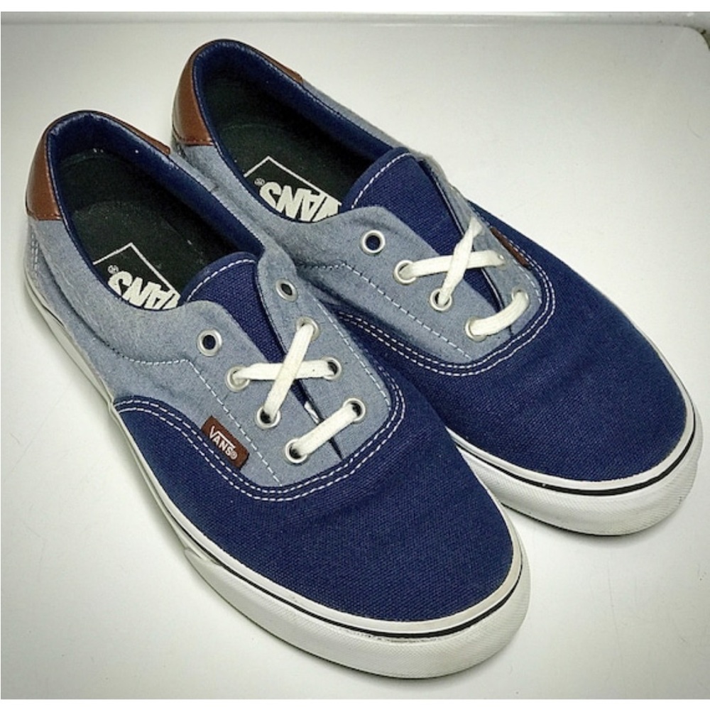 Men’s 6 Women’s 7.5 Two Tone Blue Canvas VANS Skateboarding Sneakers
